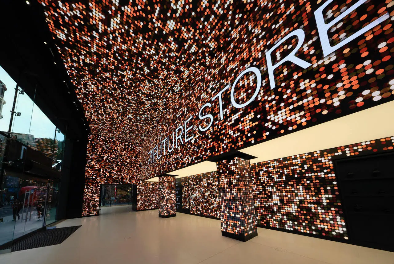 LED and Hippotizer Media Servers Transform London Retail Space