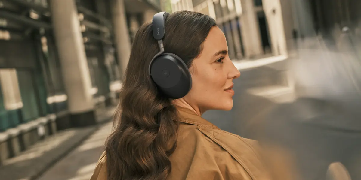 Jabra Launches Evolve3 Headset Series for Hybrid Work and Personal Use