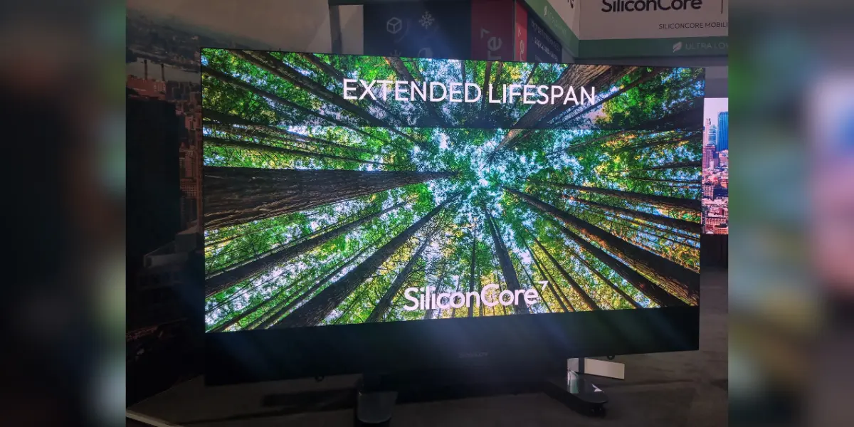 SiliconCore Introduces Foldable 135-Inch 4K Mobile MicroLED Display